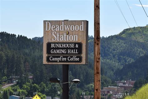 Deadwood Station Bunkhouse & Gambling Hall .